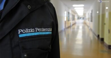 Due agenti aggrediti dentro il carcere di Cavadonna