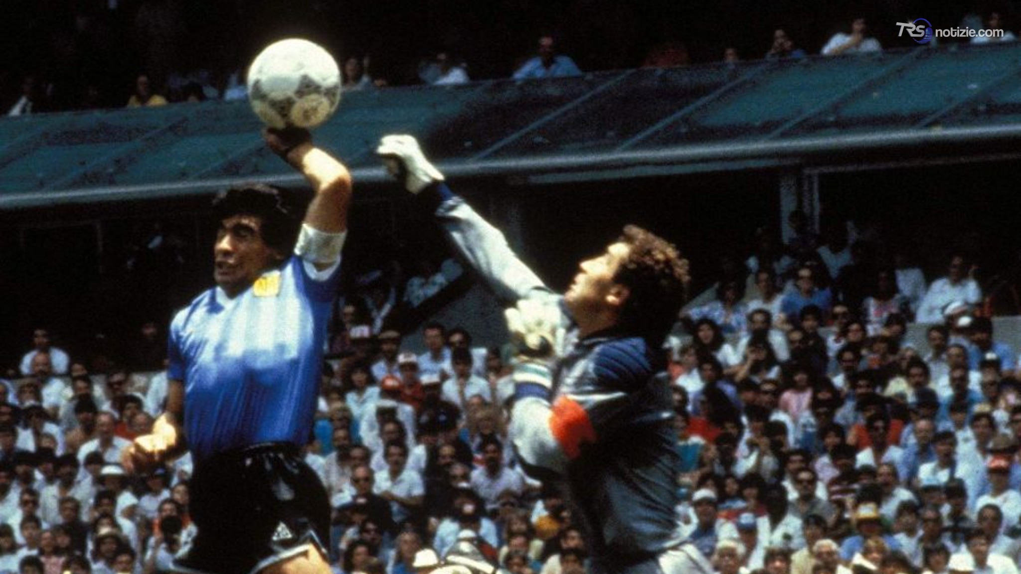 All'asta il pallone della "Mano di Dio" di Maradona, stima record da 10 milioni