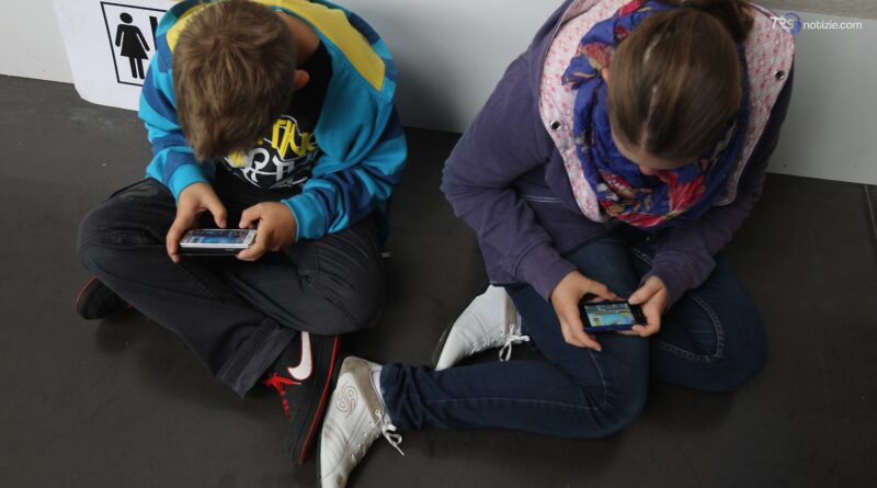 La fine delle lezioni negli adolescenti può far emergere o aggravare fragilità psicologiche