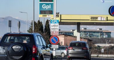 Benzina e gasolio ancora in aumento