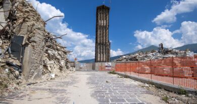 Dieci anni fa il terremoto di Amatrice, Giorgia Meloni alla commemorazione
