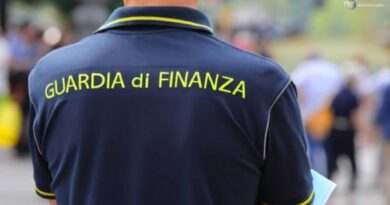 Tassista fermato a Fiumicino con 1,3 chili di hashish, agli arresti domiciliari