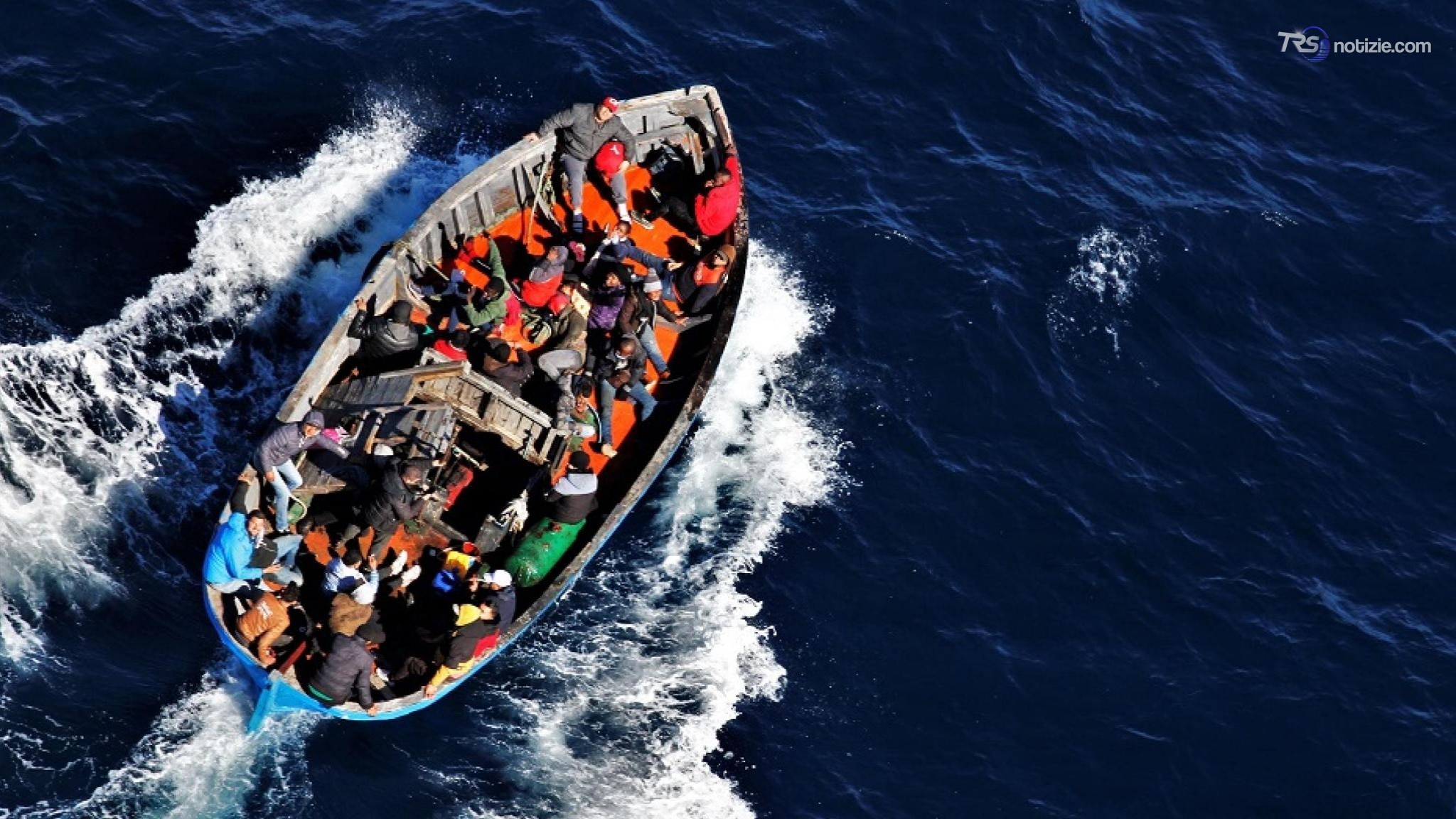 Emergency soccorre barcone al largo della Libia, 7 morti a bordo