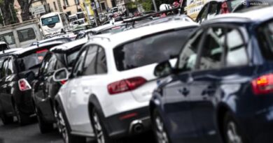 Auto e caldo estremo, l'allarme di Federcarrozzieri: possibili fino a 16mila euro di danni