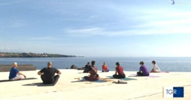 Yoga: "Silenzio e ritmi rallentati, antidoto alla vita moderna"