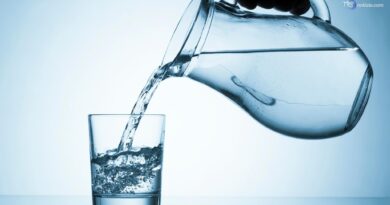 Caldo torrido, l’acqua fredda fa male? Meglio liscia o frizzante? Ecco come idratarsi