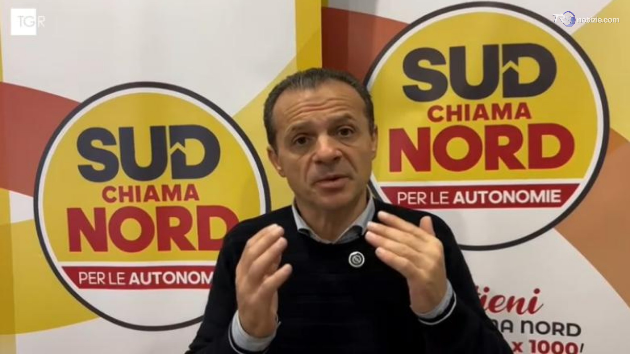 Gli ammiccamenti di Cateno De Luca ai due poli, chiusure da destra e sinistra