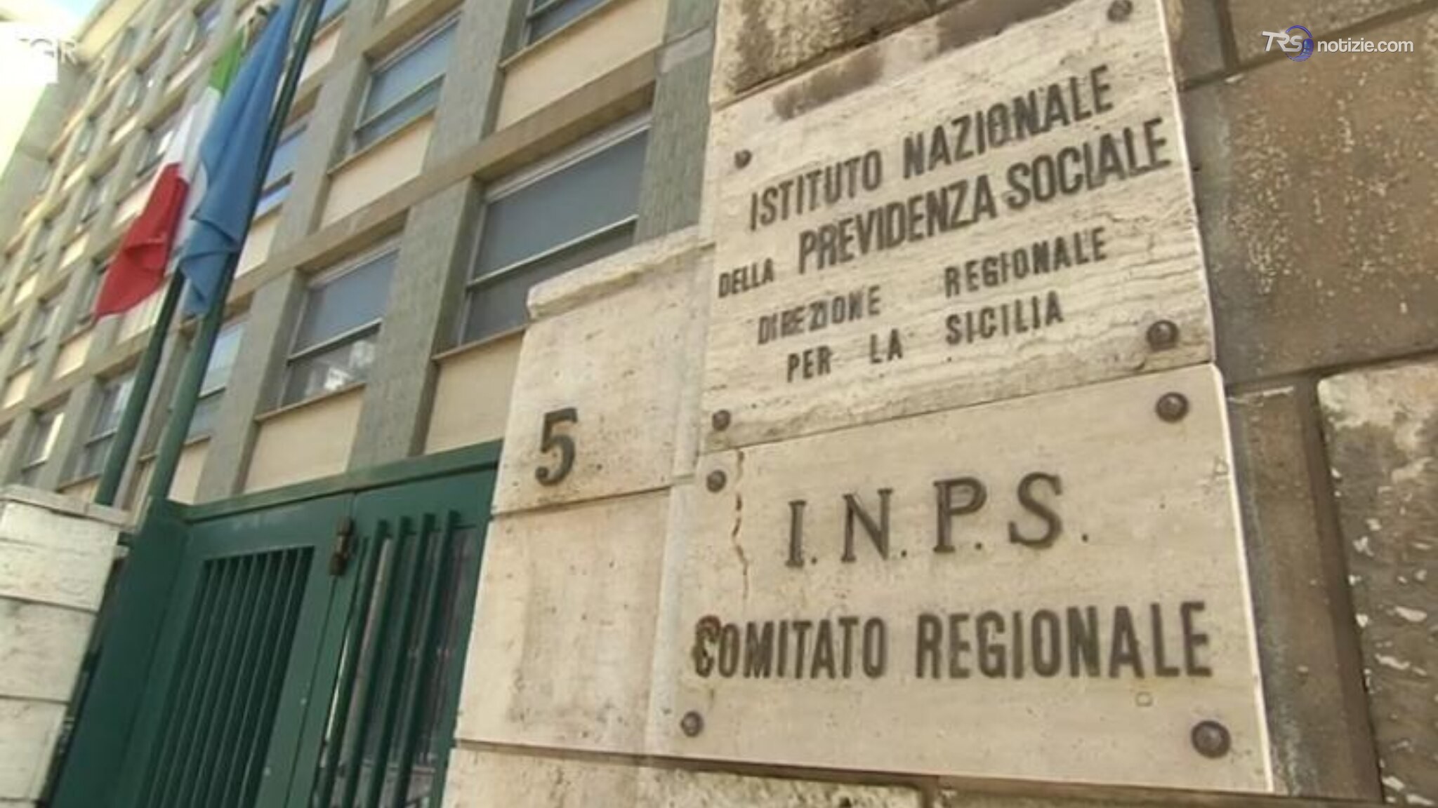 Allarme truffe ai pensionati in Sicilia, sottratti fino a diecimila euro mese dopo mese