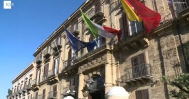 La giunta vara la manovrina da 220 milioni, Schifani: "Sostegno a famiglie e imprese"