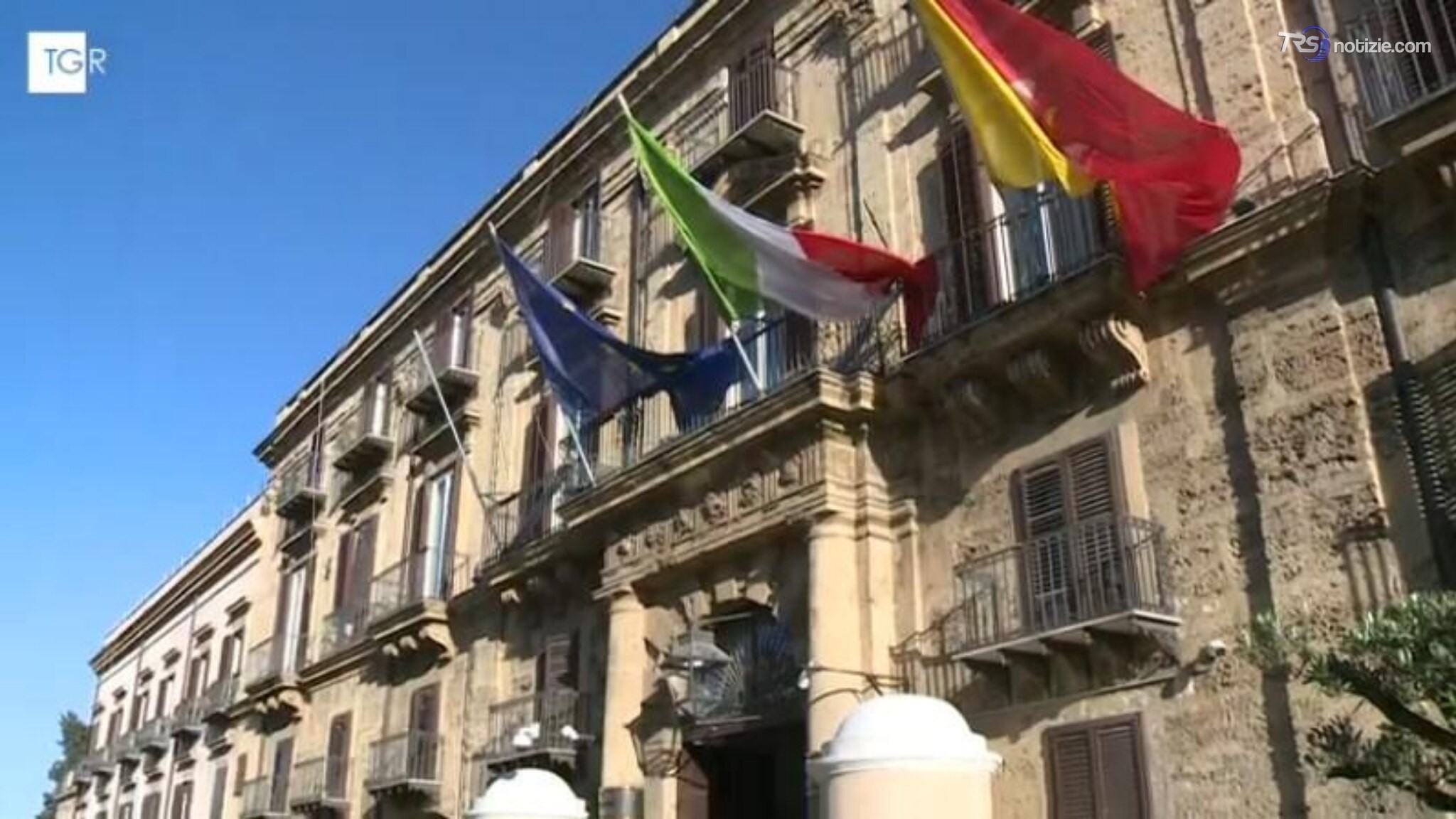 La giunta vara la manovrina da 220 milioni, Schifani: "Sostegno a famiglie e imprese"
