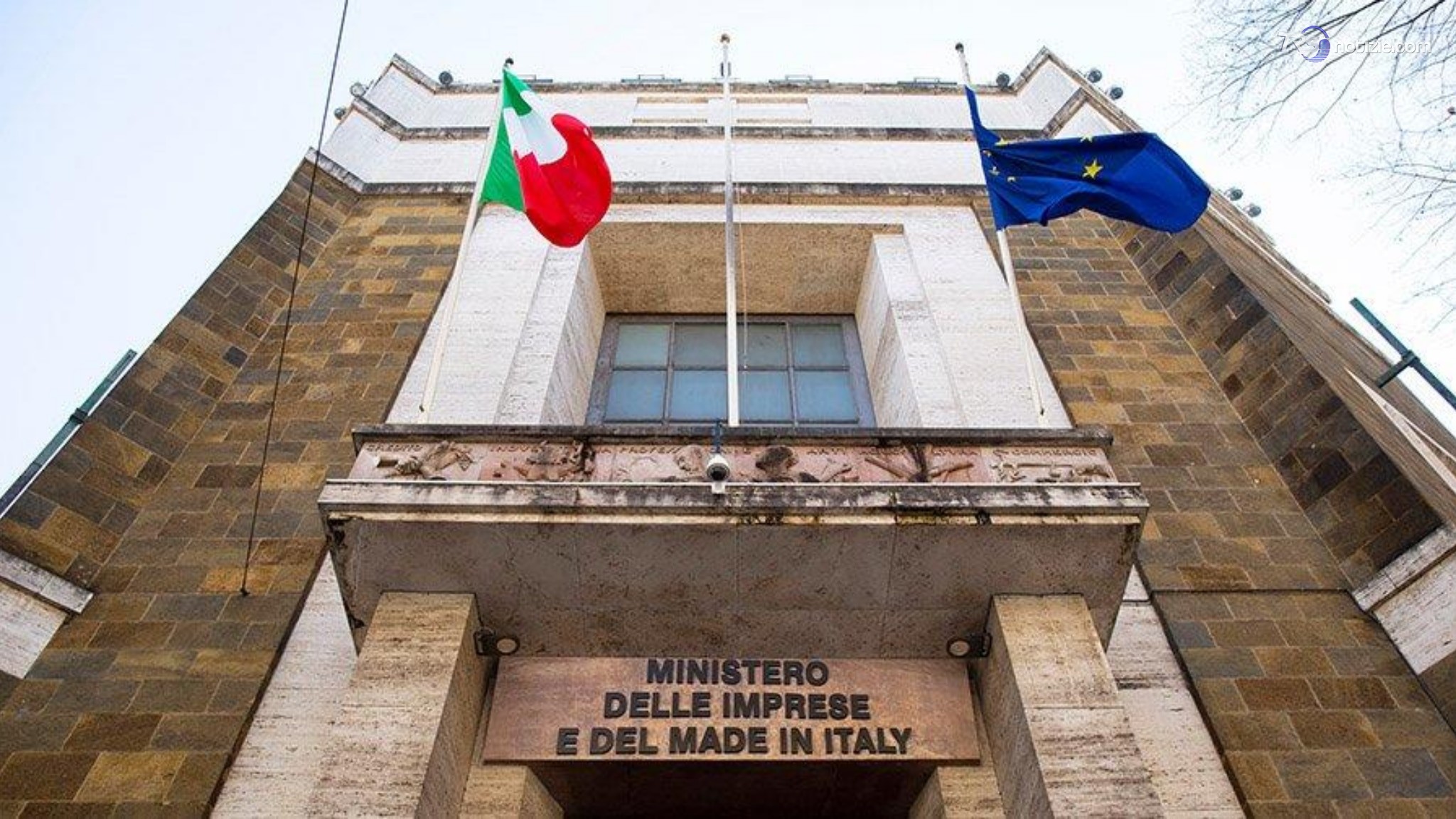 Ex Ilva, sindacati delusi dall'incontro al Mimit: Urso assente