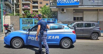 Catania, adesca 13enne e lo costringe ad atti sessuali. Arrestato