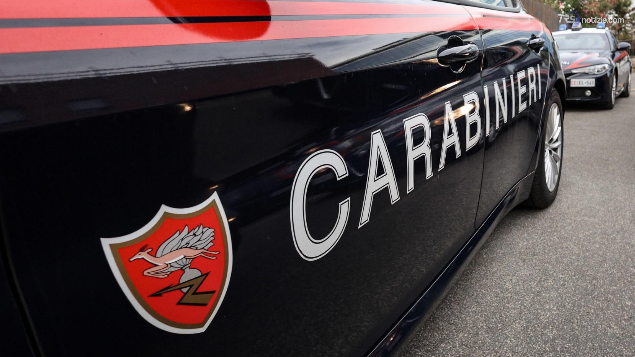 Napoli: 12enne accoltellato, si cerca un ragazzo della stessa età