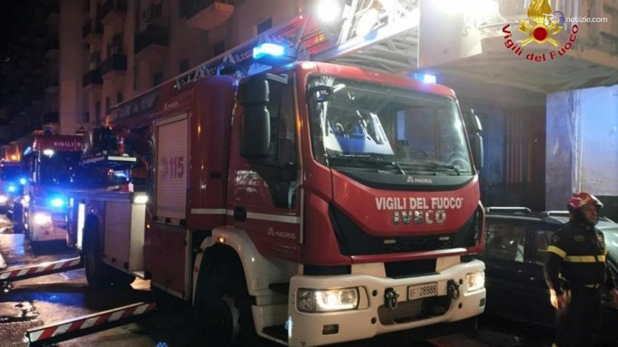 Incendio ai contatori, palazzo evacuato in via Maqueda a Palermo