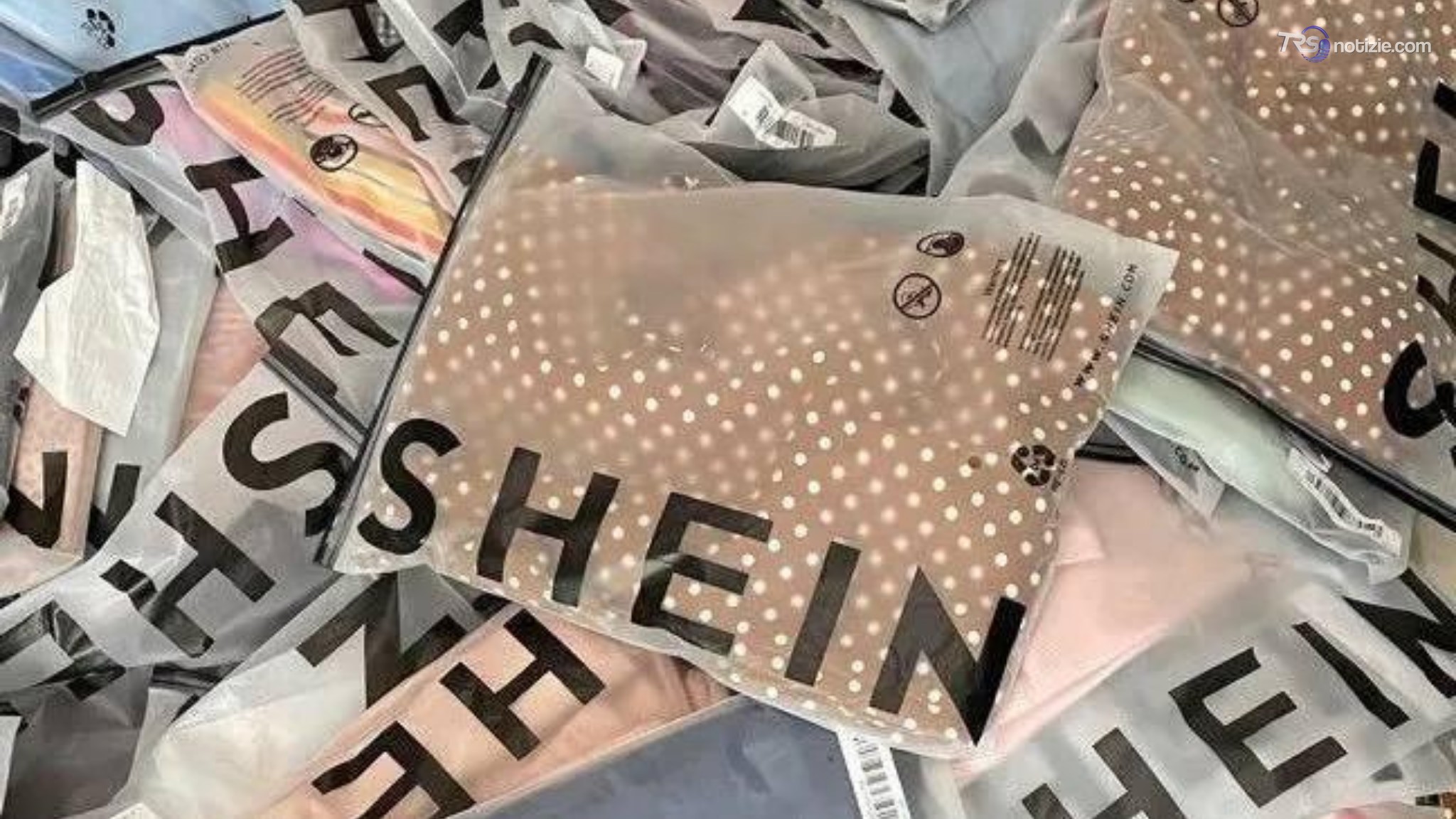 Shein debutta in Borsa a Hong Kong, sarà valutato 27 miliardi di dollari