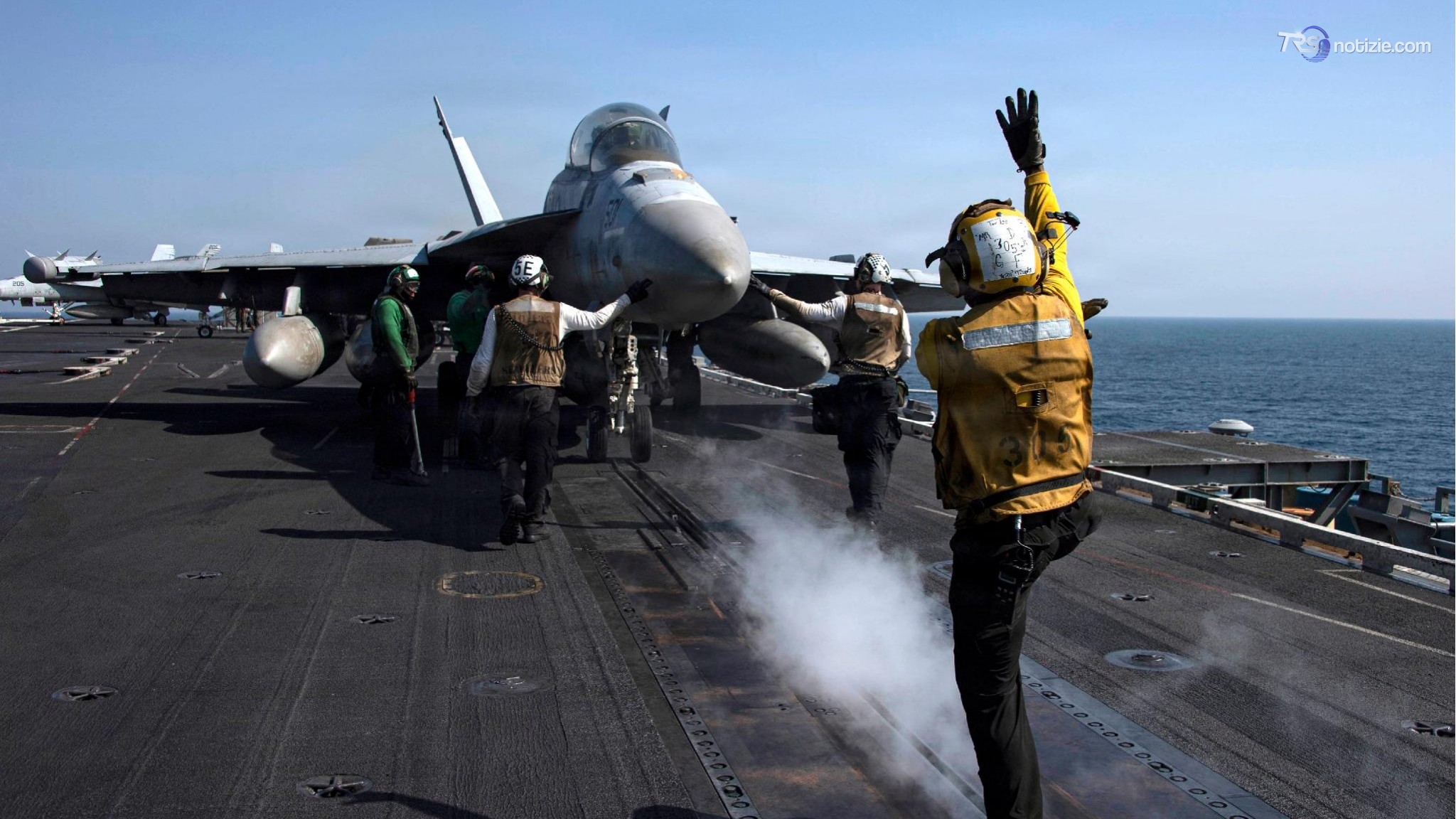 USS Lincoln: scontro sulle condizioni della portaerei USA da nove mesi in mare