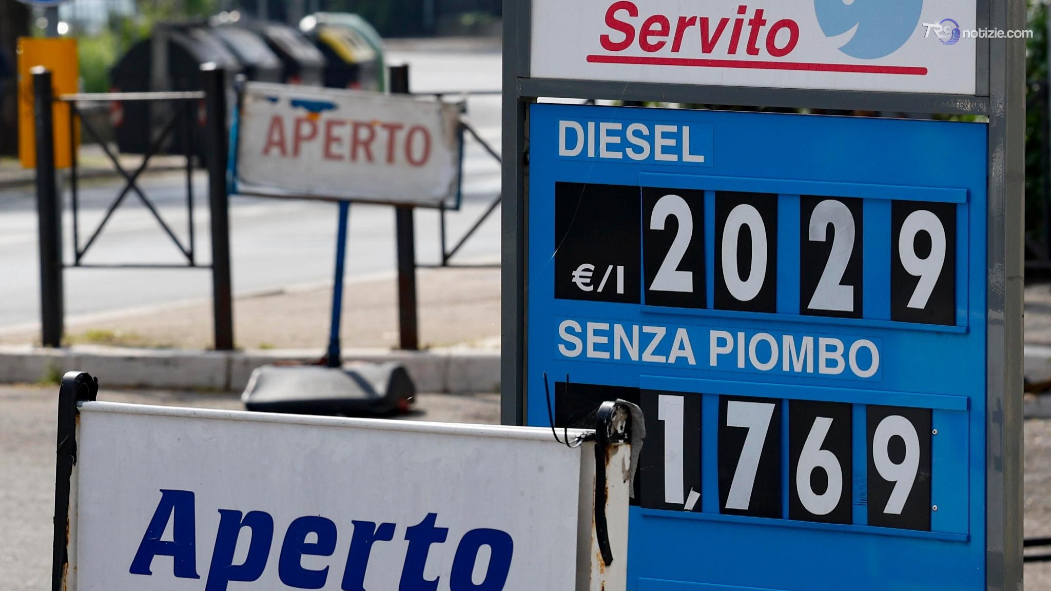 Benzina e gasolio da record: in autostrada il diesel “premium” oltre quota 3 euro