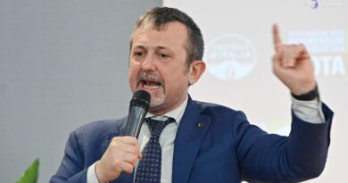 Chat Delmastro, Giunta: si va in Aula