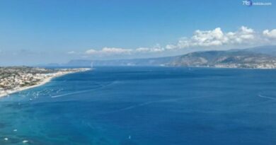 Nave dell'Ispra a caccia di risorse minerarie in Sicilia, rimosse reti fantasma