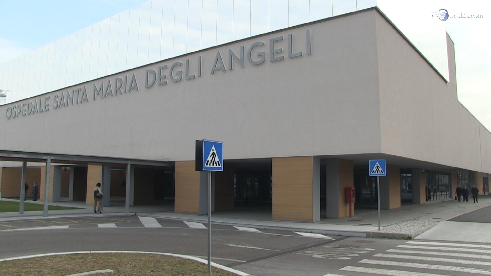 Pordenone, anello fallico incastrato, vigili fuoco in sala operatoria con minifresa
