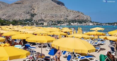 Palermo, lido di Mondello preso d'assalto anche dagli stranieri