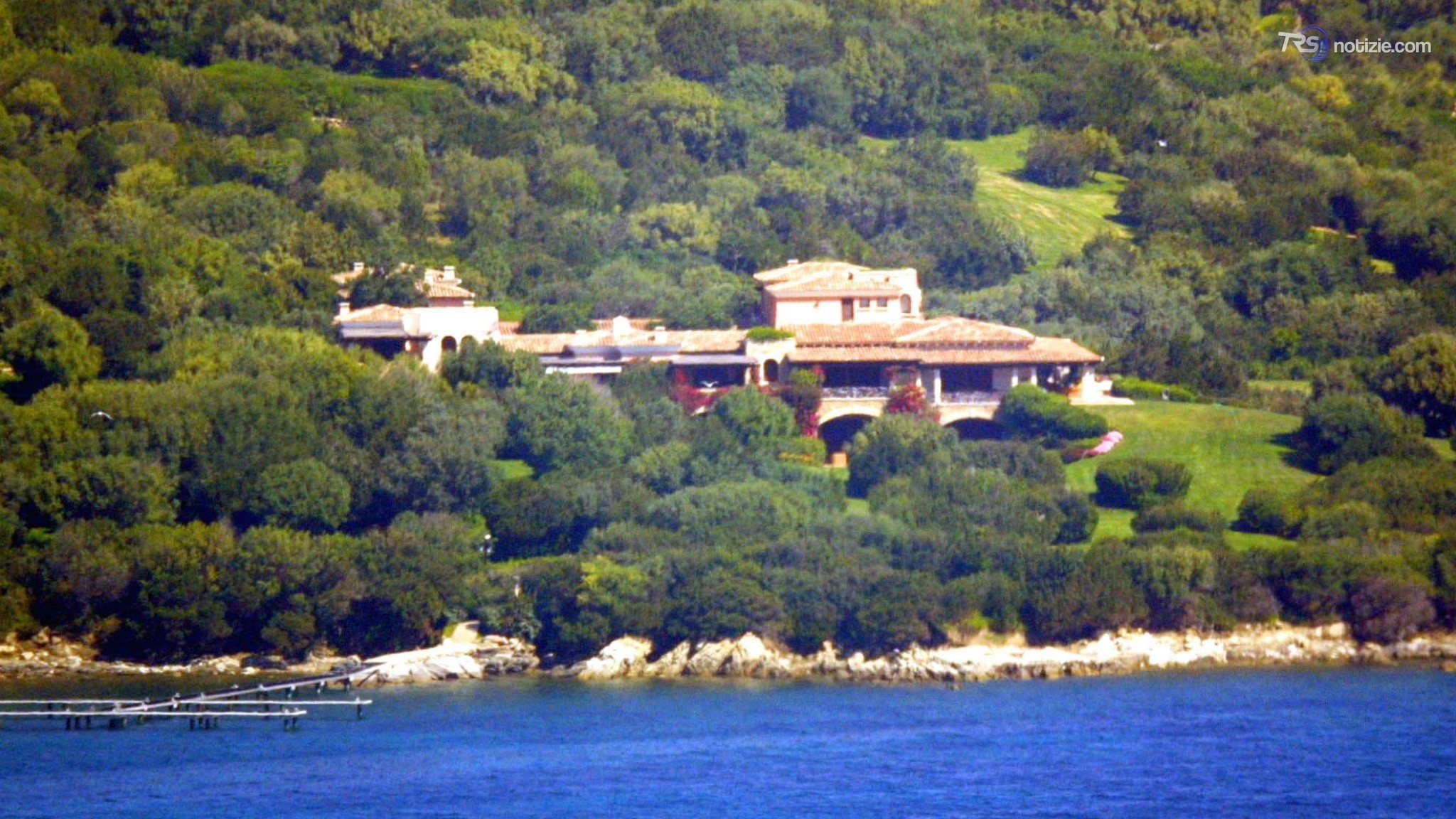Villa Certosa: dalla famiglia Berlusconi passa alla dinastia reale del Qatar per 350 milioni di euro