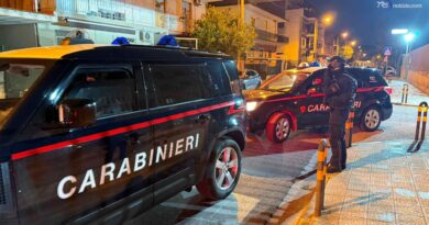 Spara contro l'ex, poi tenta il suicidio
