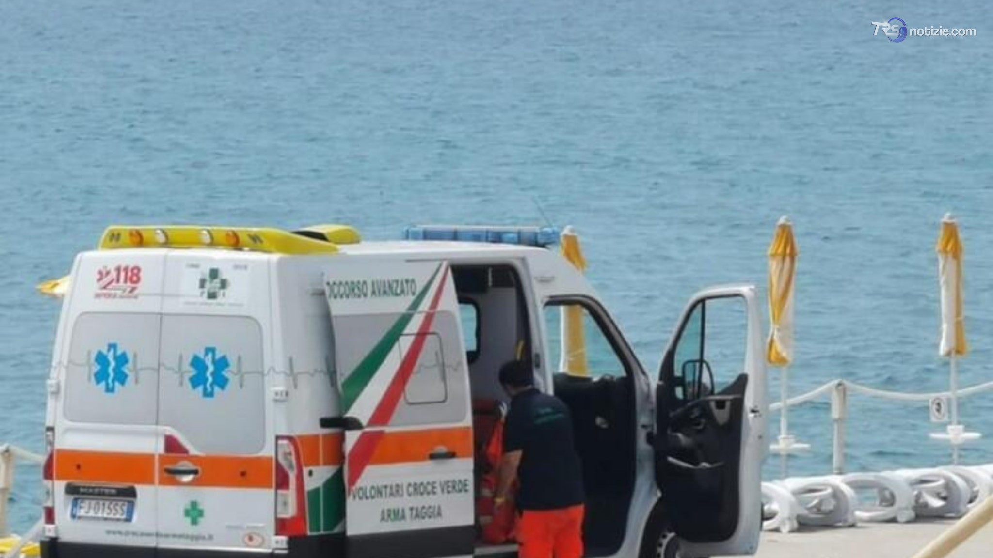 Turista bolognese 19enne muore mentre fa il bagno in Puglia