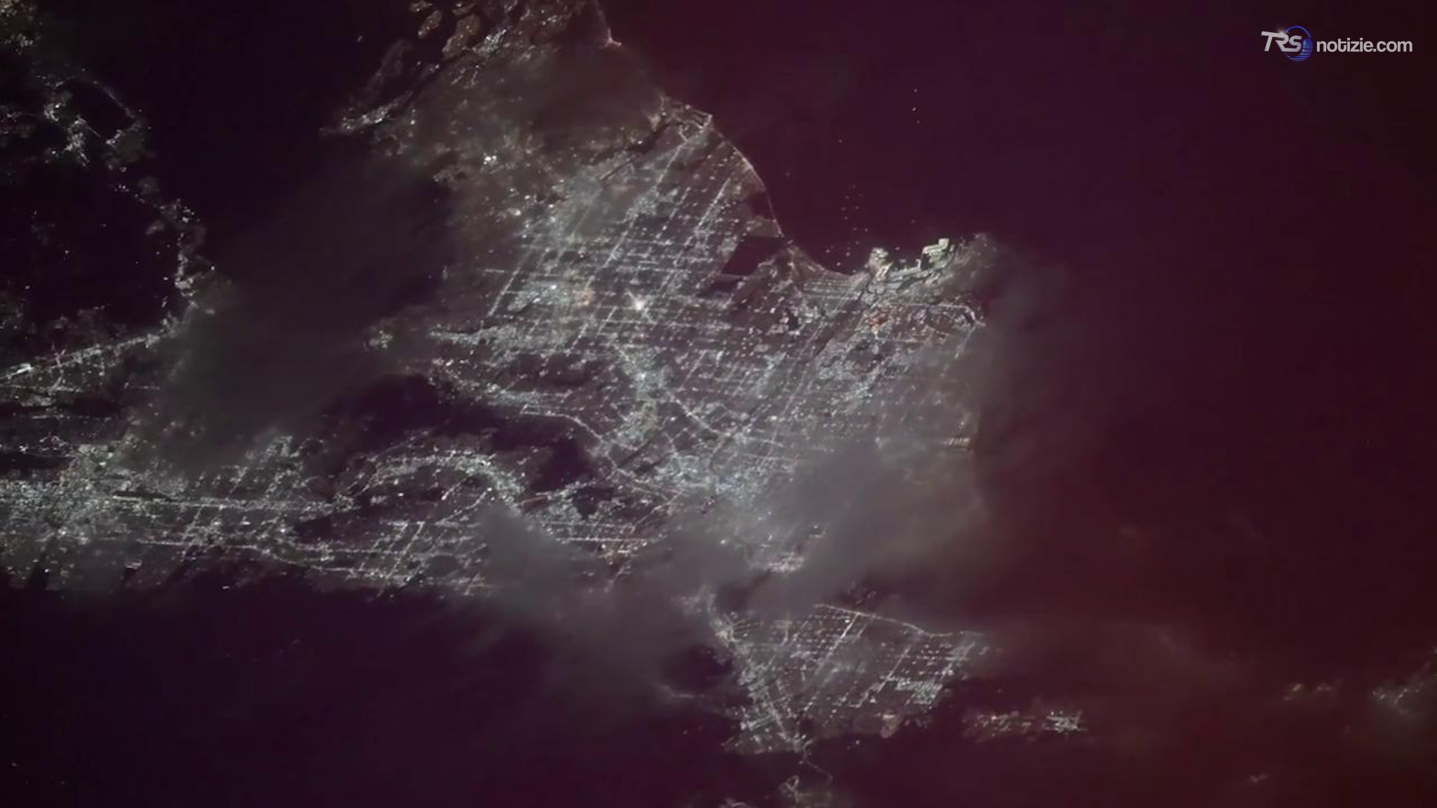 Los Angeles, i fuochi del 4 luglio visti dallo spazio: il video della Stazione spaziale