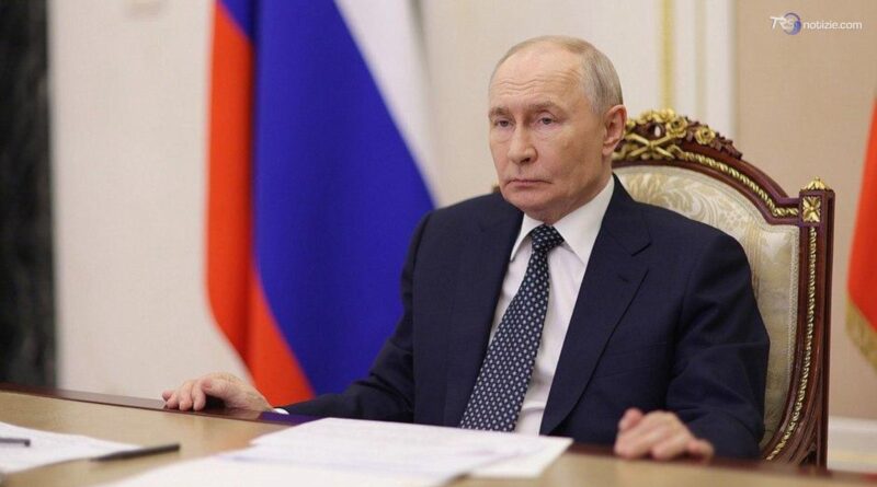 Putin a Ucraina: "Vostri raid danneggiano economia russa. Risponderemo"