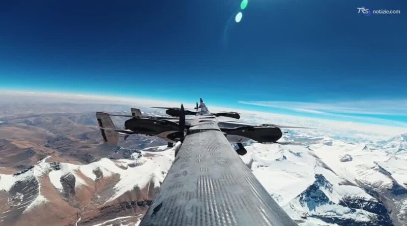 Un drone cinese vola più in alto dell'Everest: raggiunti gli 8.861 metri