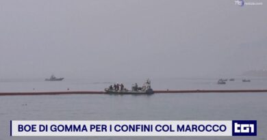 Ceuta, boe di gomma al confine: la nuova barriera spagnola nel Mediterraneo