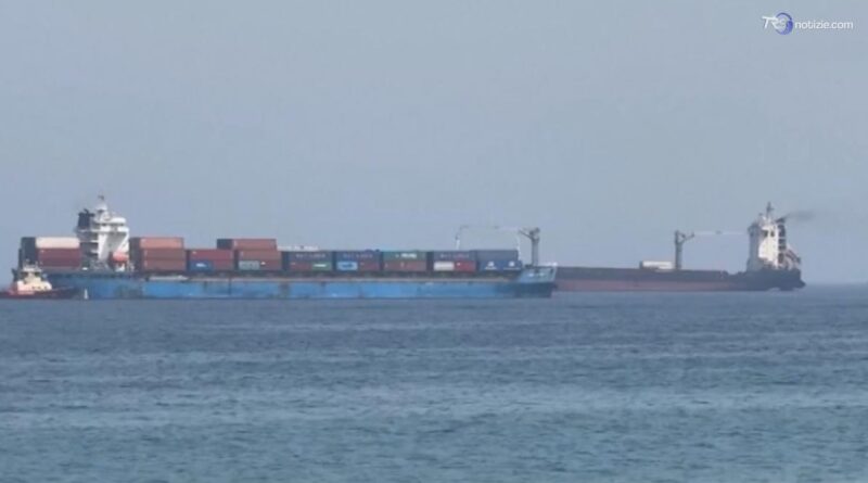Guerra Usa- Iran, il traffico nello Stretto di Hormuz è ancora paralizzato