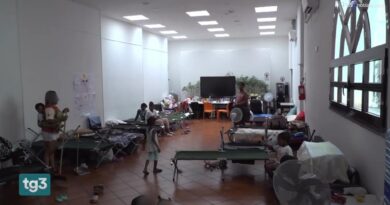 Spin Time, la disperazione e la speranza dei residenti dopo l'incendio e lo sgombero