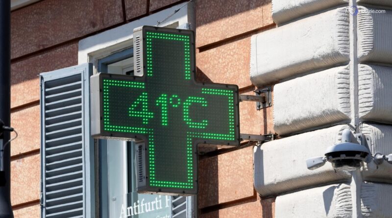 Nuova ondata di caldo in arrivo: una "cupola di calore" con 10-12 gradi sopra la media