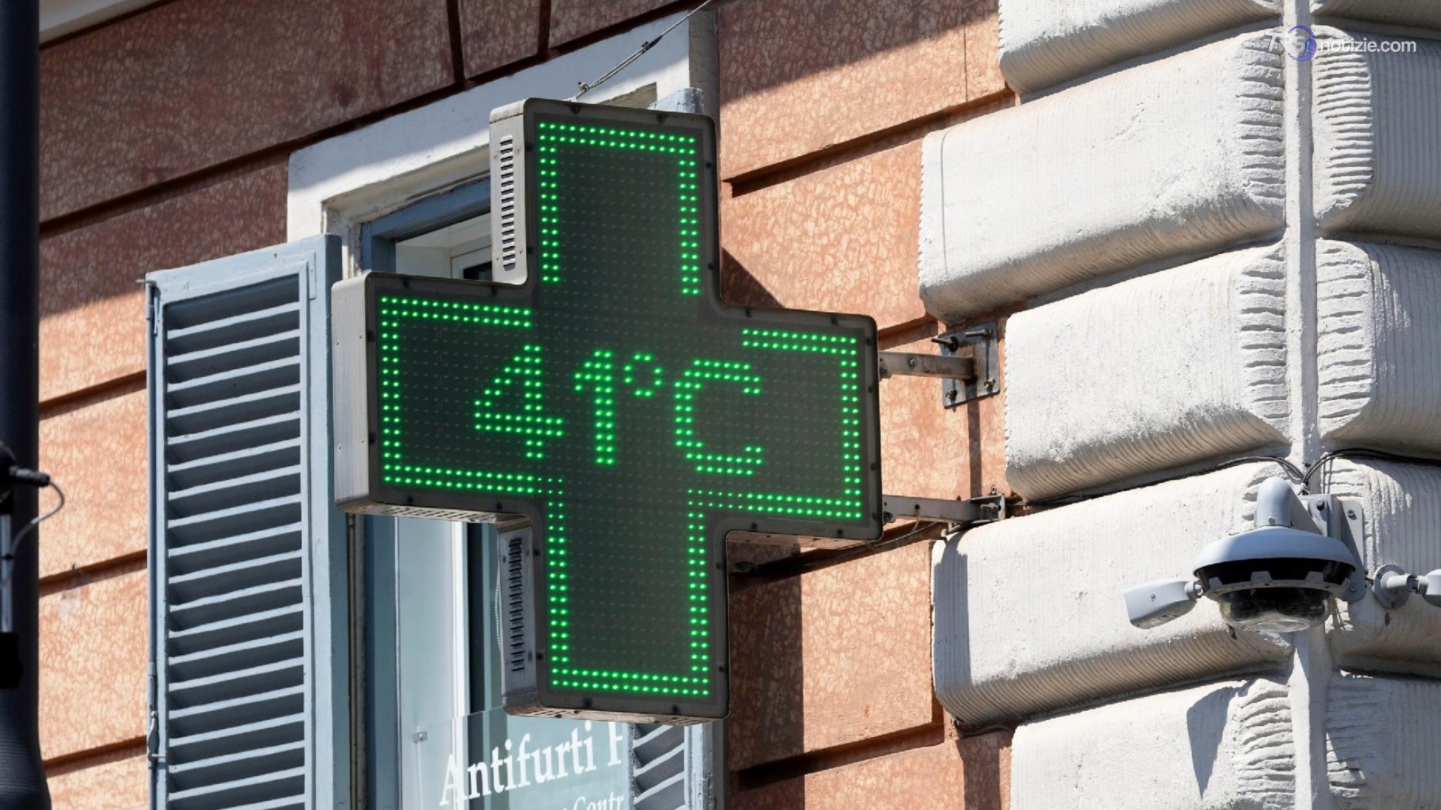 Nuova ondata di caldo in arrivo: una "cupola di calore" con 10-12 gradi sopra la media