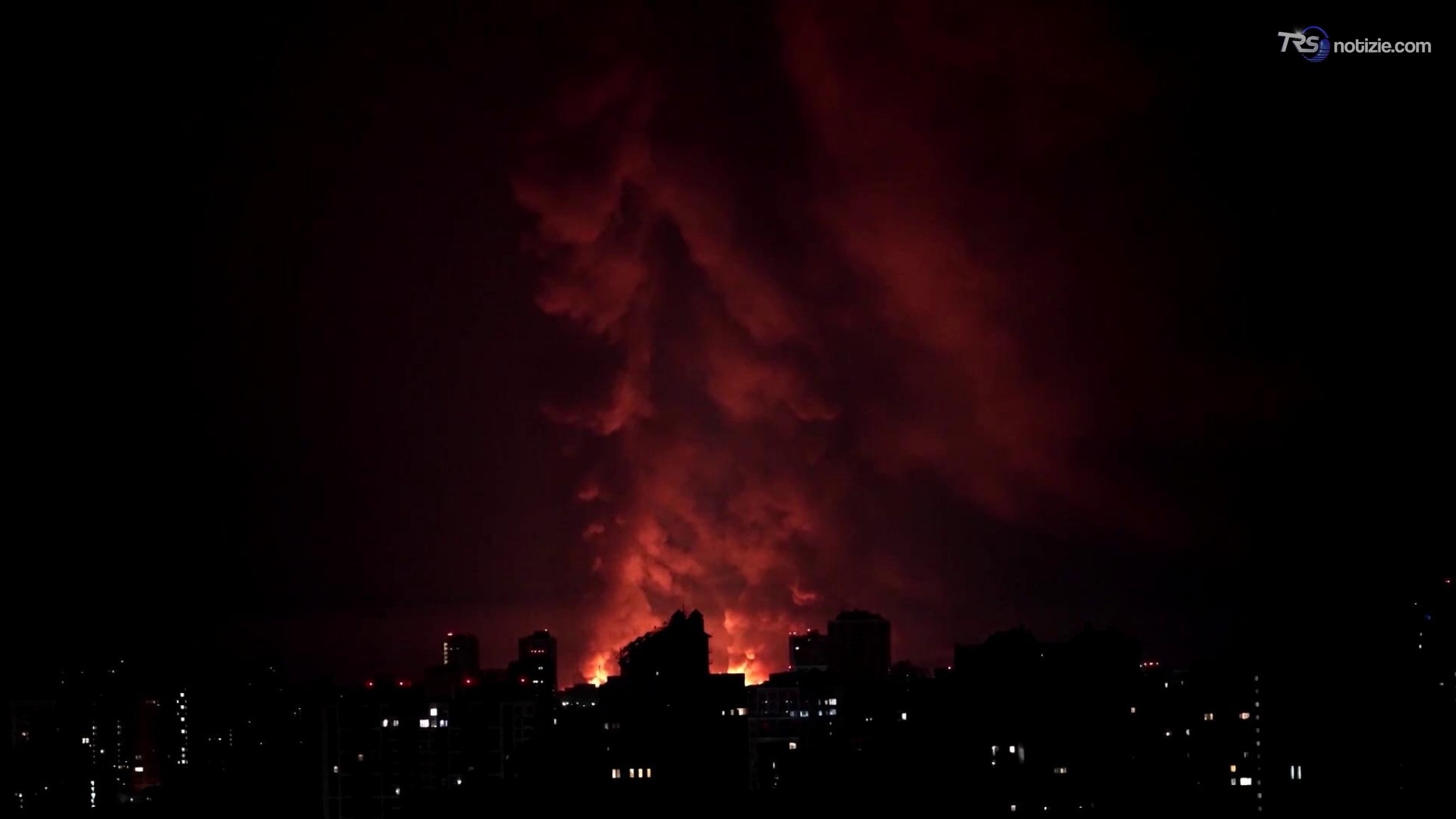 Attacco notturno su Kiev, 17 morti