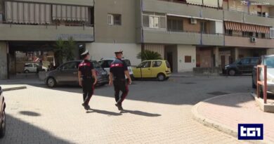 Dodicenne accoltellato a Napoli dopo una lite tra coetanei