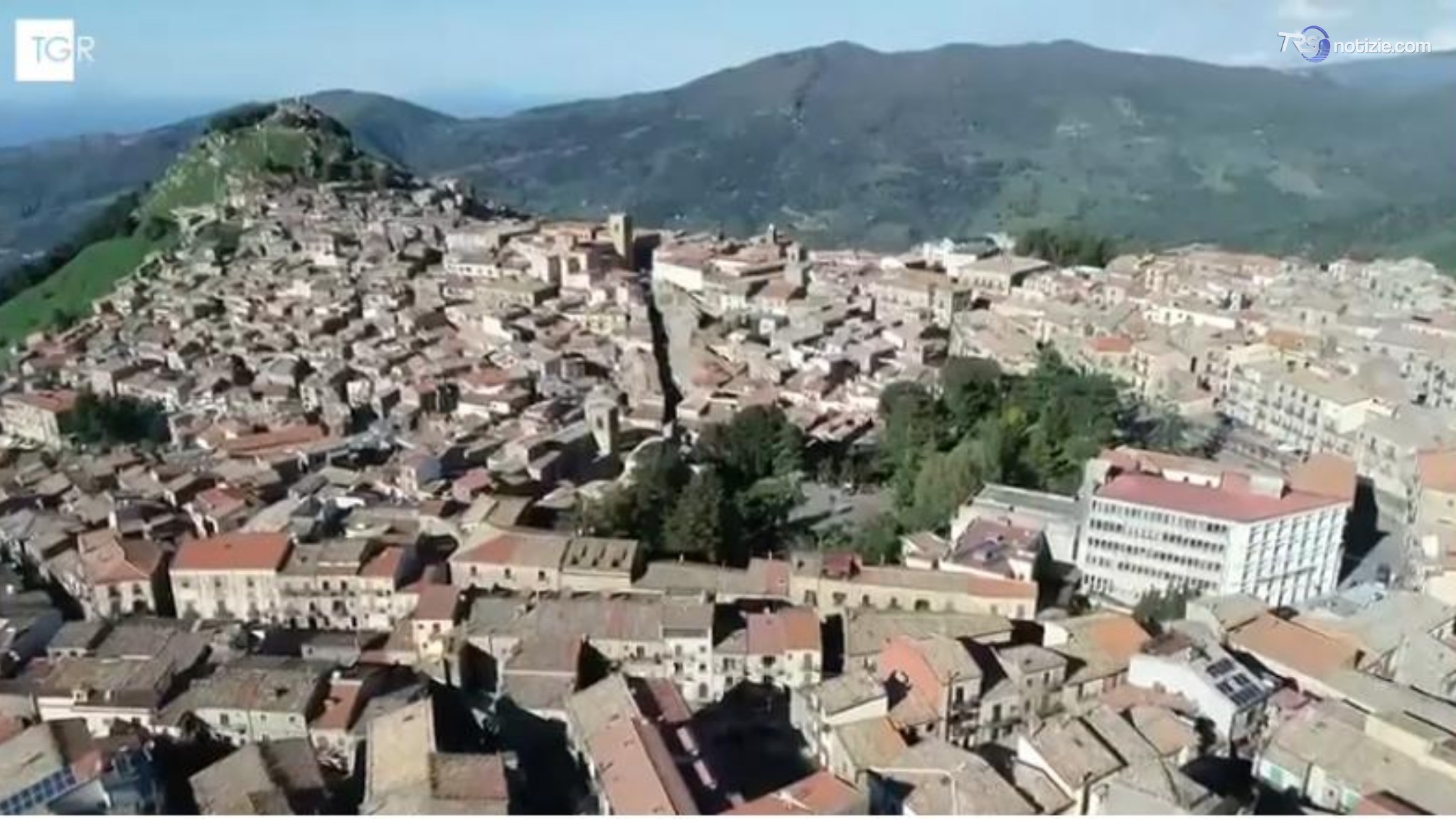 Caldo, si cerca riparo fra i monti