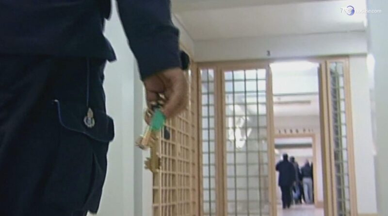 Il padre del 15enne italiano in carcere da 70 giorni a Malta: "Condizioni allarmanti"