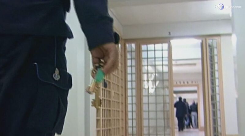 Il padre del 15enne italiano in carcere da 70 giorni: "Condizioni allarmanti"