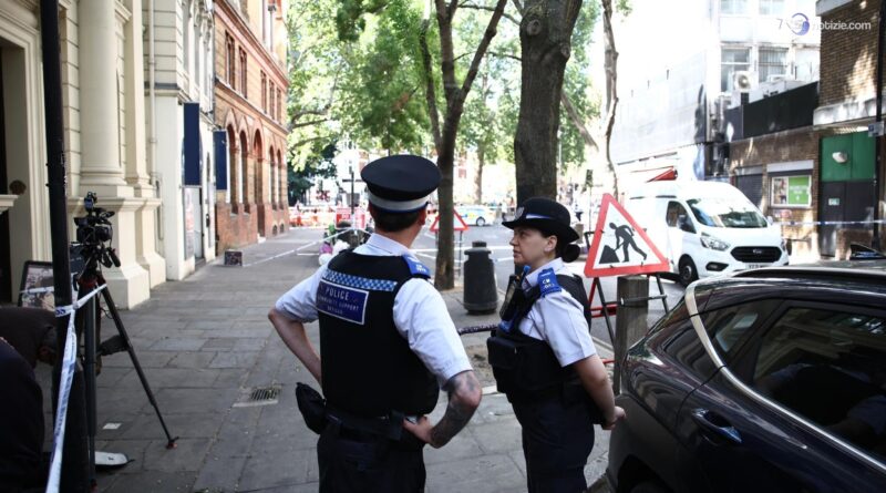 Attacco a Londra fatto a colpi di forbici, per polizia è raptus di follia: arrestata una donna