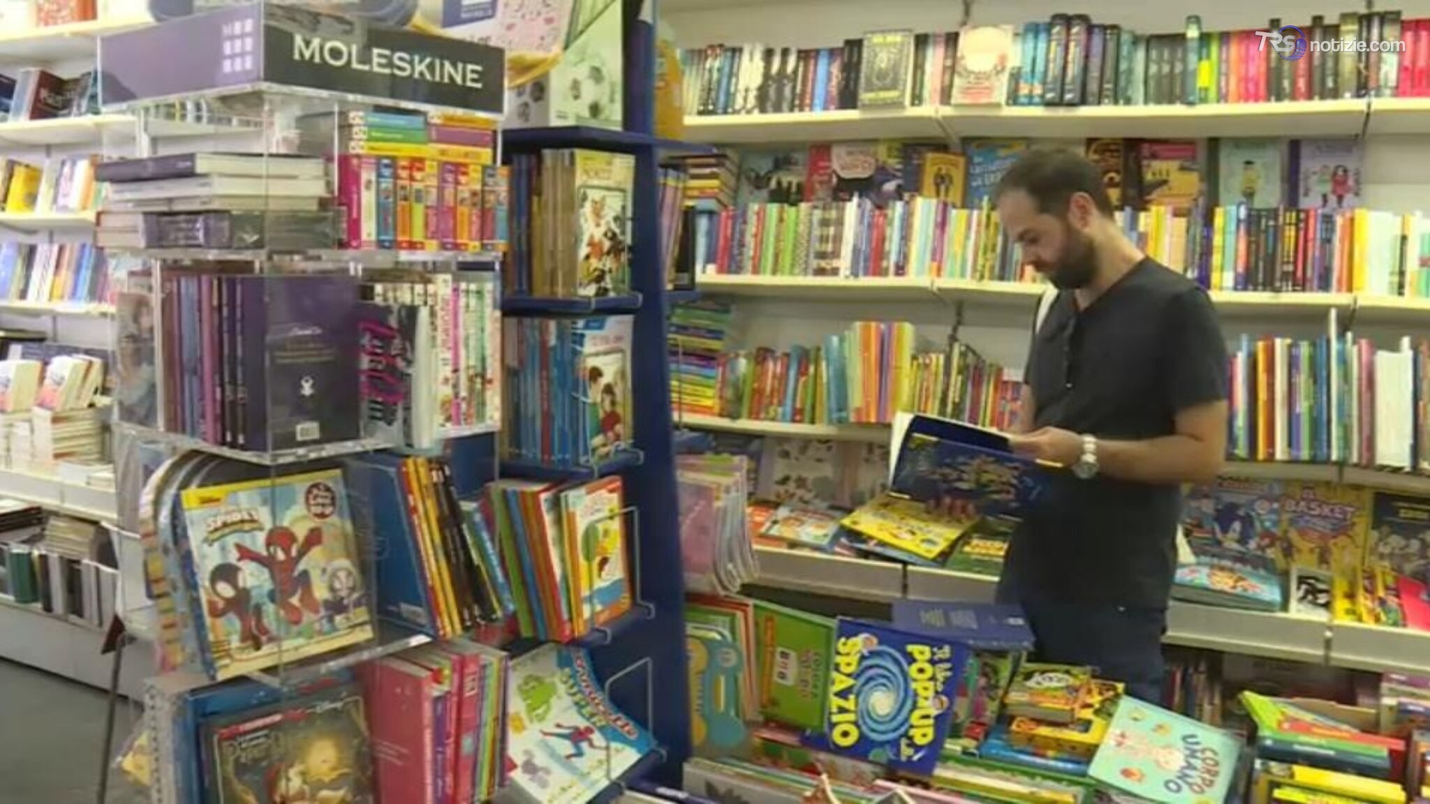 Letture sotto l'ombrellone, la rinvincita dei "libri-mattone"