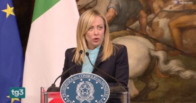 Ceuta, la replica durissima di Meloni a Sanchez: "L'Italia non accetta ultimatum dall'estero"