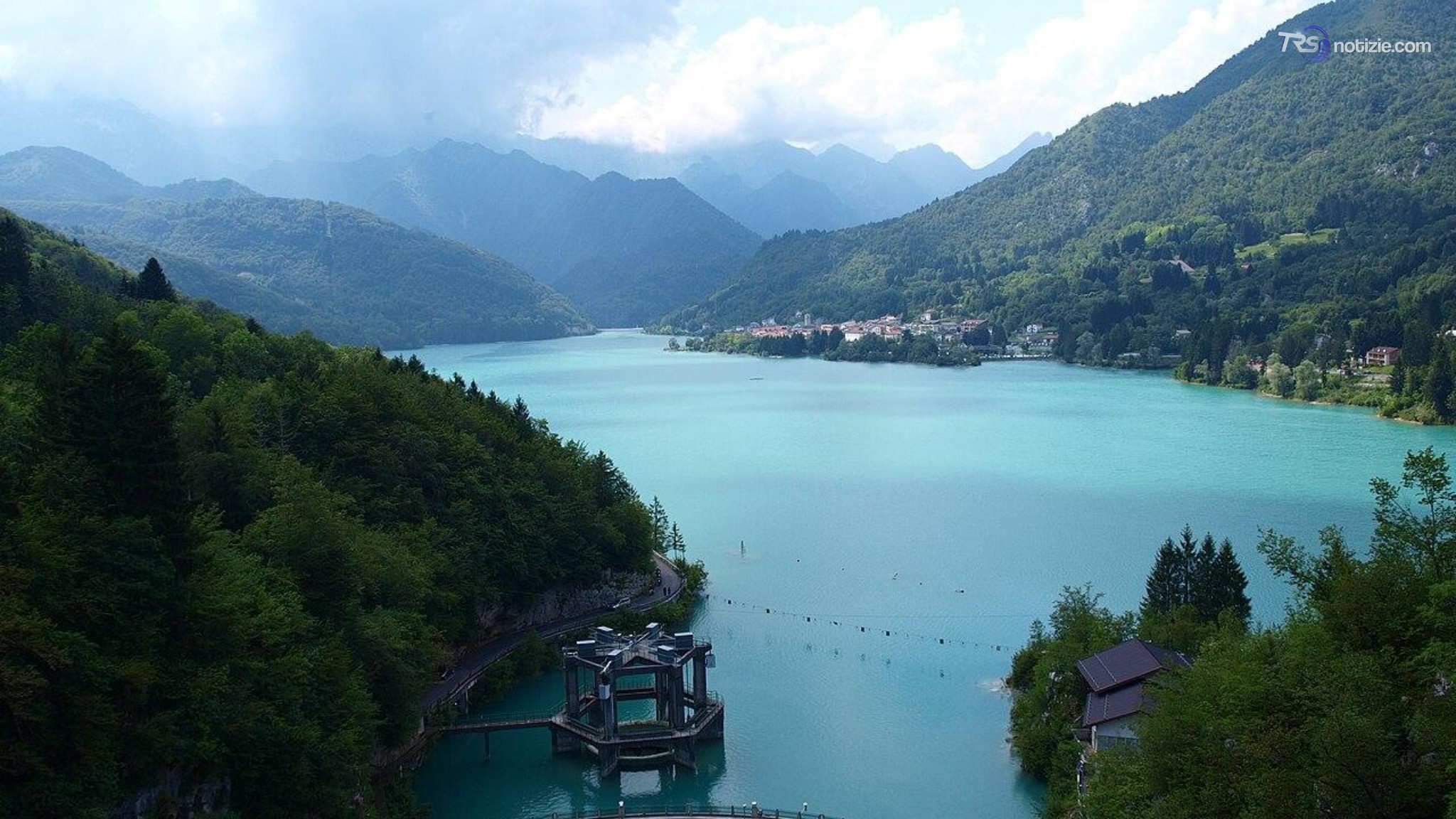 Pordenone, tragedia al lago di Barcis: soldato americano di 24 anni muore dopo un tuffo
