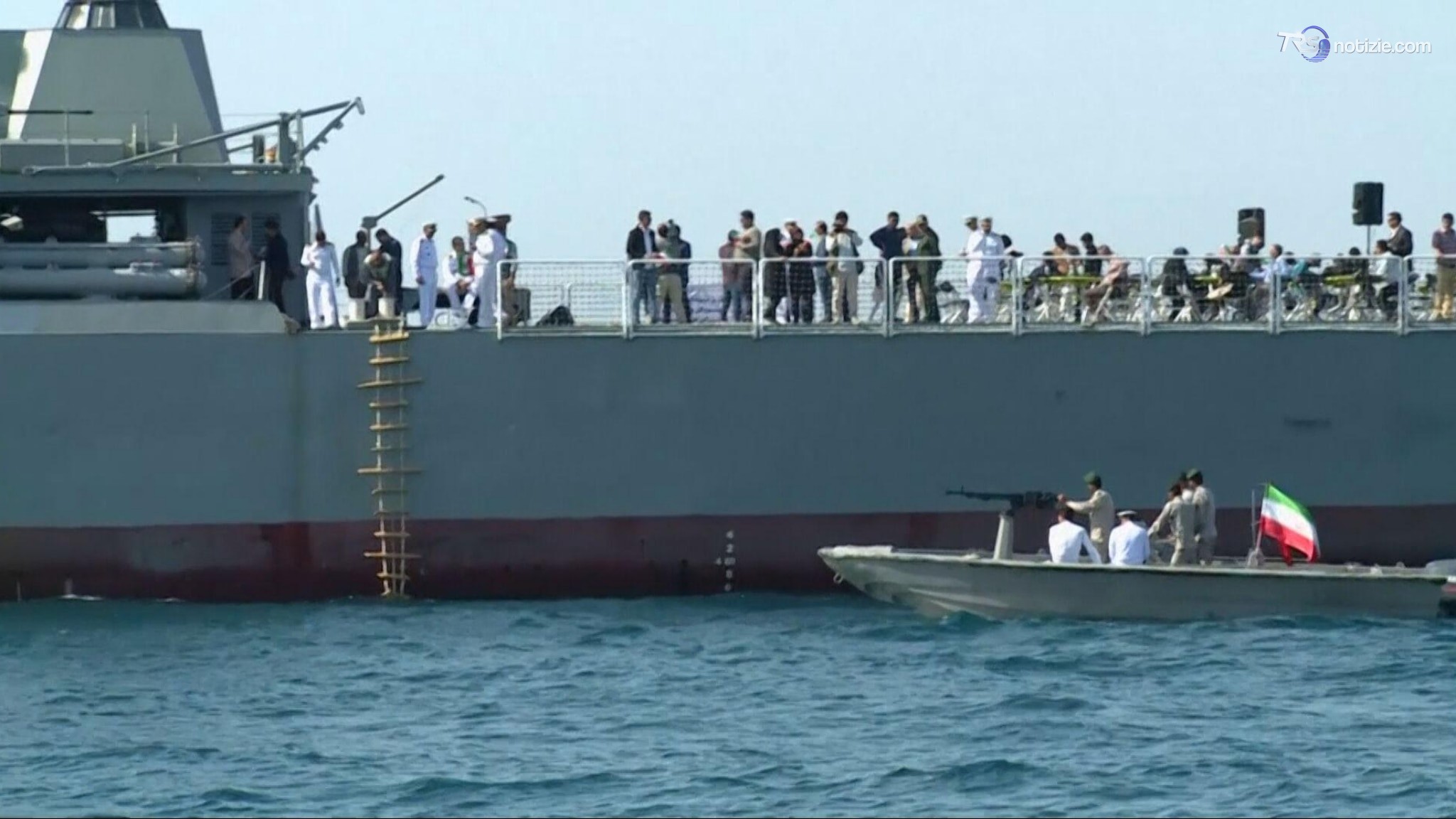 Oman, colloqui con Iran su Hormuz sono positivi