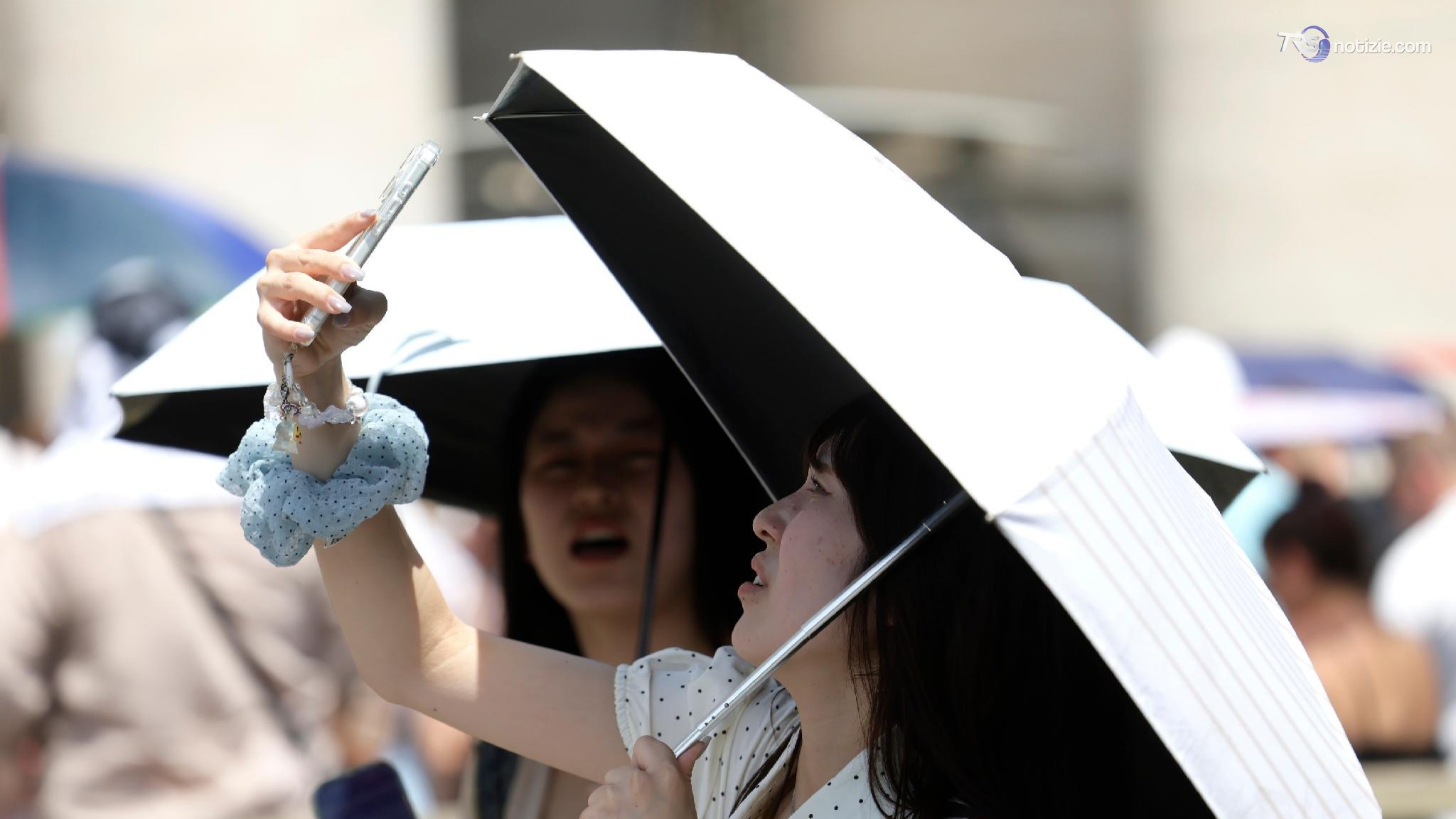 Caldo, domani è allerta in 19 città