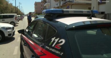 Interviene per difendere il figlio durante una lite a Fossacesia, grave 50enne colpito da un pugno