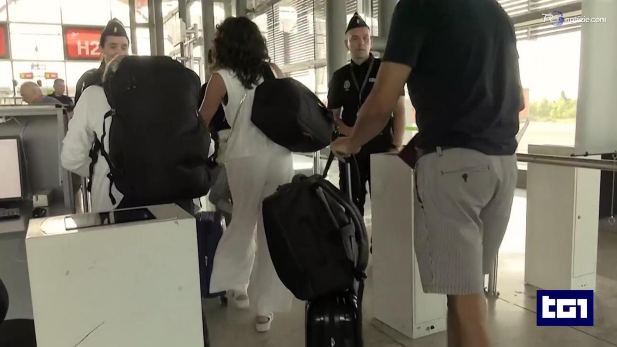 Spagna, controlli rafforzati sui voli dall'Italia: sconcerto tra i viaggiatori