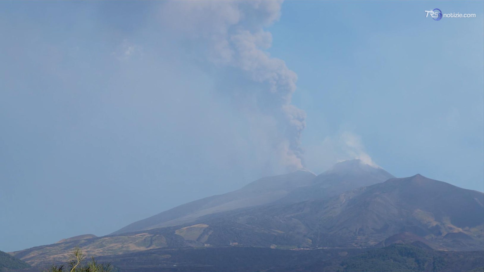 Etna, 700 voli saltati in scalo Catania